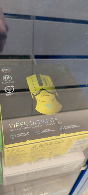 Беспроводная игровая мышь Razer Viper Ultimate Cyberpunk 2077 Edition с зарядной станцией