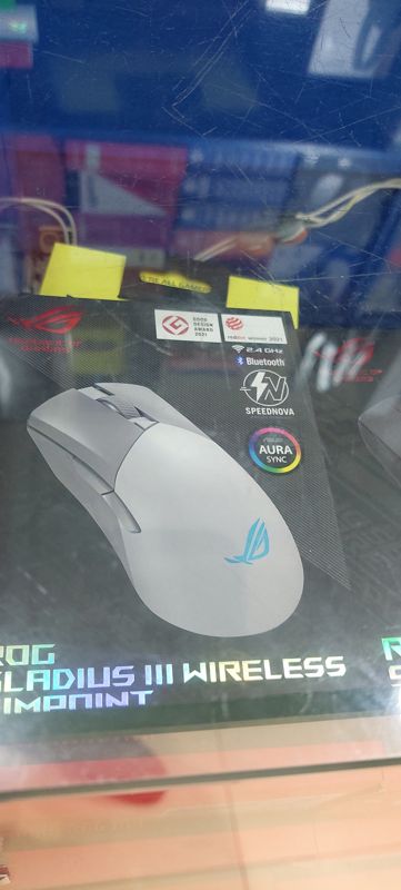 Беспроводная игровая мышь ASUS ROG Gladius III Wireless Aimpoint белая в коробке