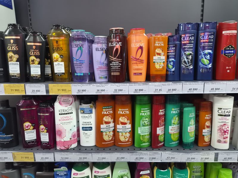 Полка с шампунями и бальзамами для волос (Gliss, Elseve, Fructis, Clear, Kerasys), ценники